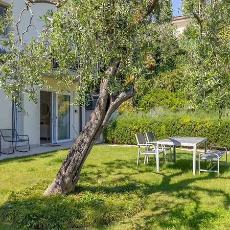 Andrea Apartment