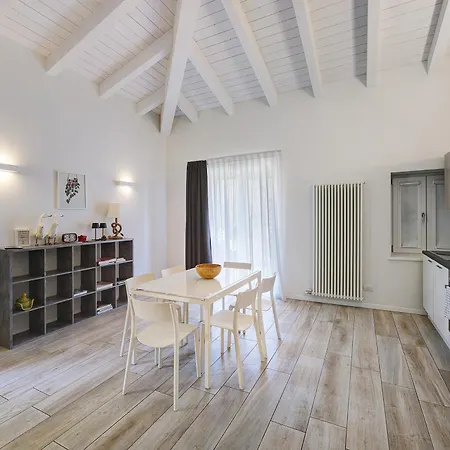 Andrea Apartment Garda (Verona)