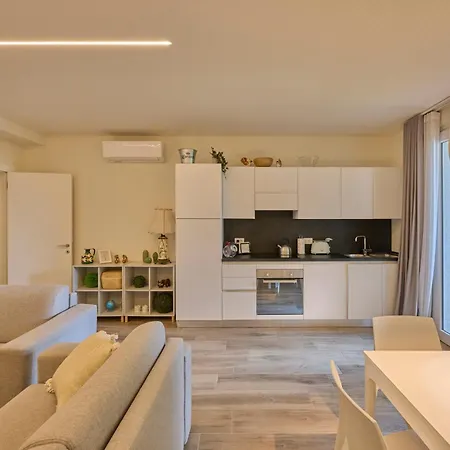 Andrea Apartment Garda (Verona)